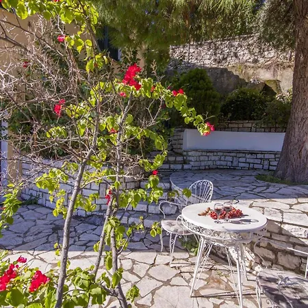 Angela By 卡西奥皮